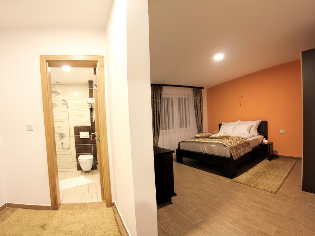 Hotel Dubai Plandiste Экстерьер фото