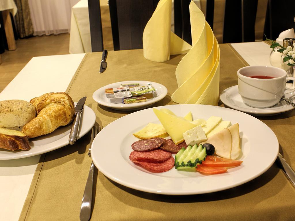 Hotel Dubai Plandiste Экстерьер фото