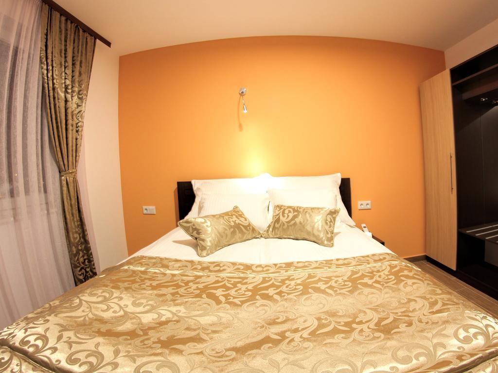 Hotel Dubai Plandiste Экстерьер фото
