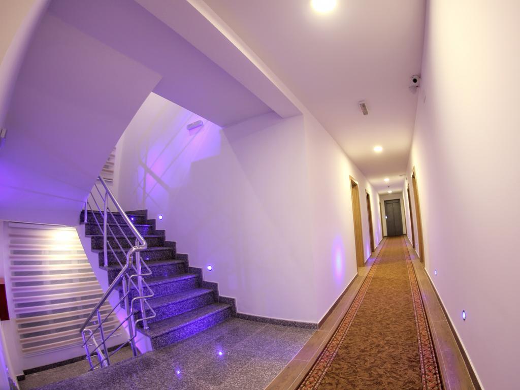 Hotel Dubai Plandiste Экстерьер фото