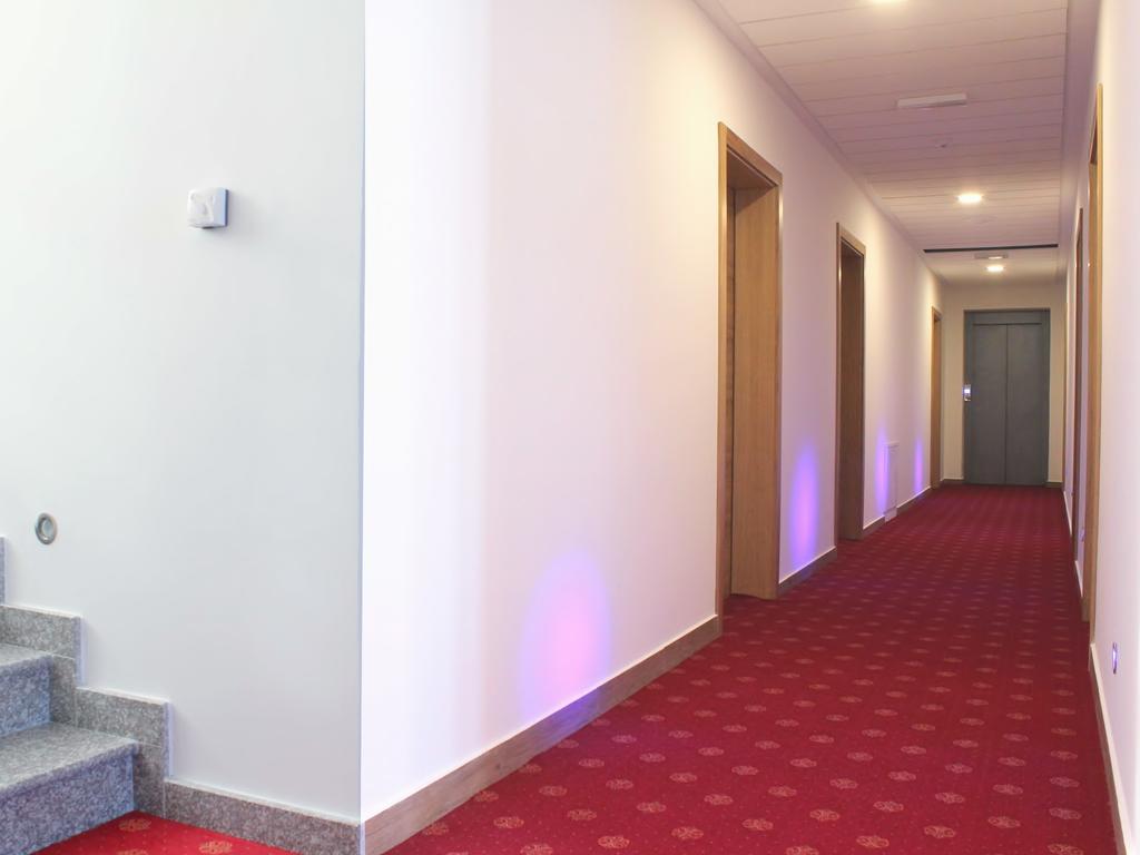 Hotel Dubai Plandiste Экстерьер фото