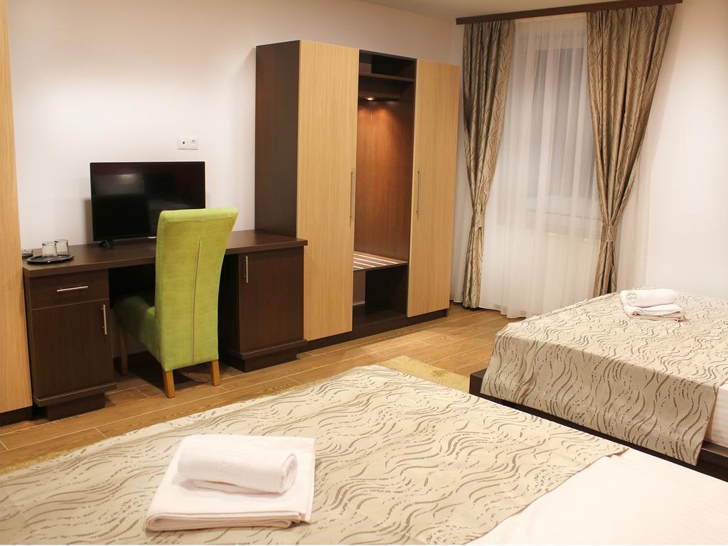 Hotel Dubai Plandiste Экстерьер фото
