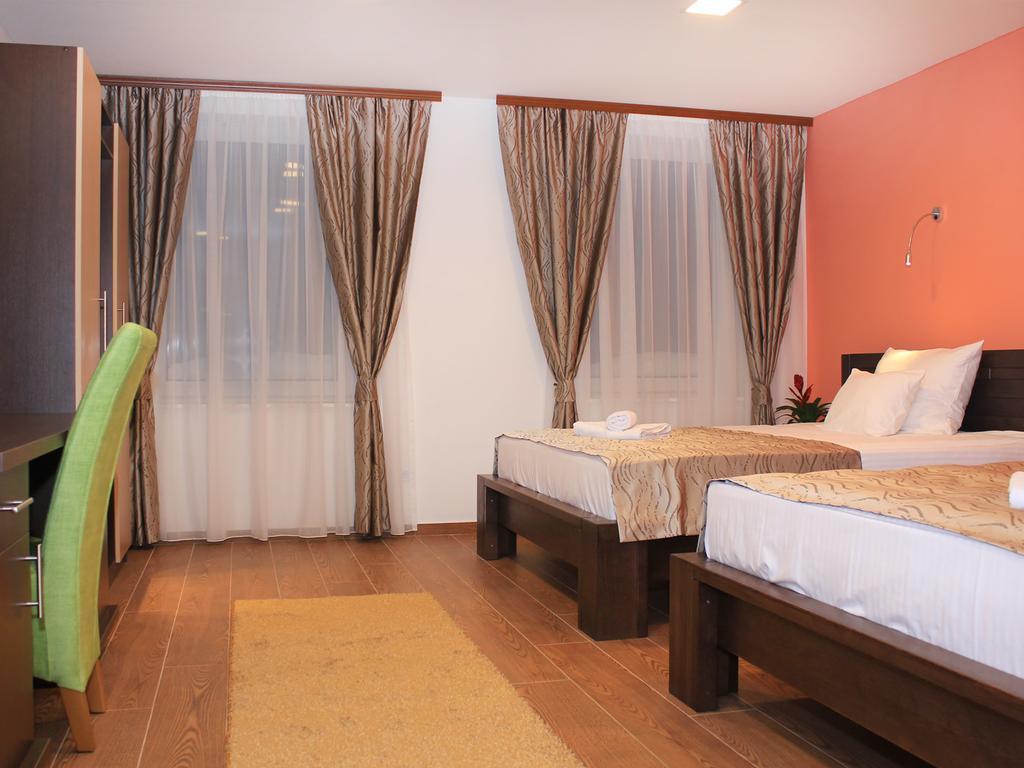 Hotel Dubai Plandiste Экстерьер фото