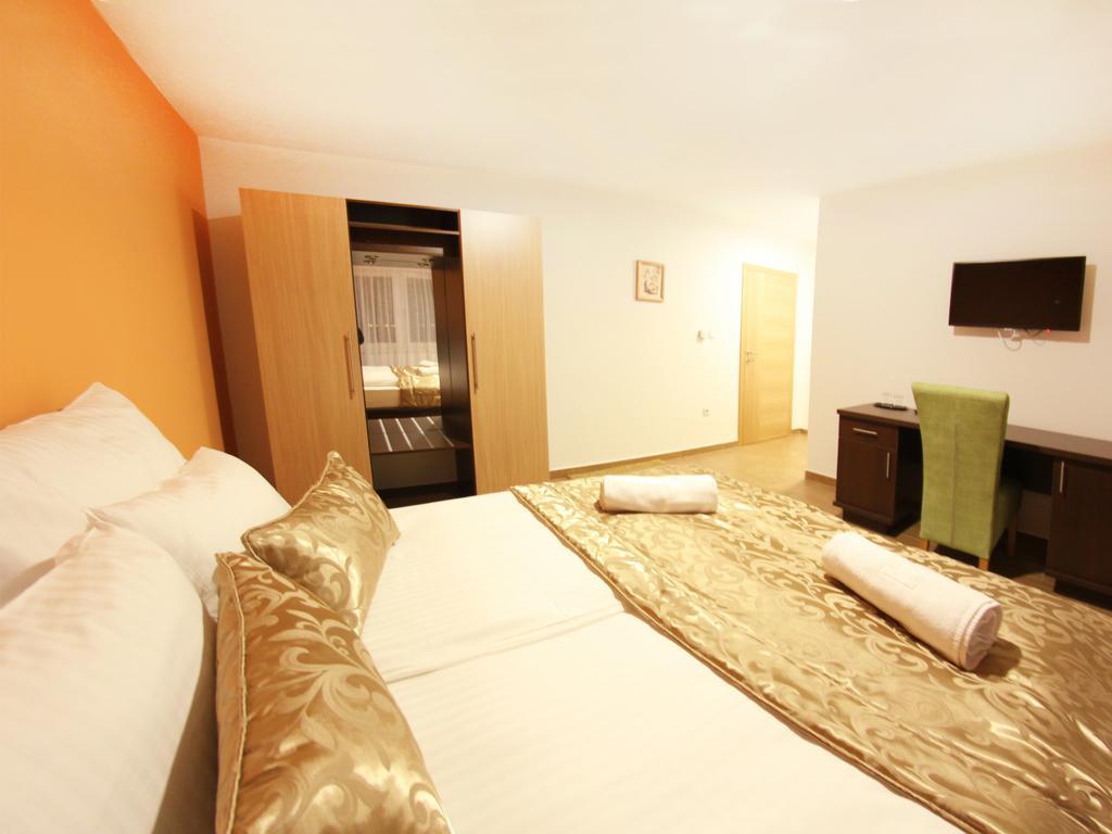 Hotel Dubai Plandiste Экстерьер фото