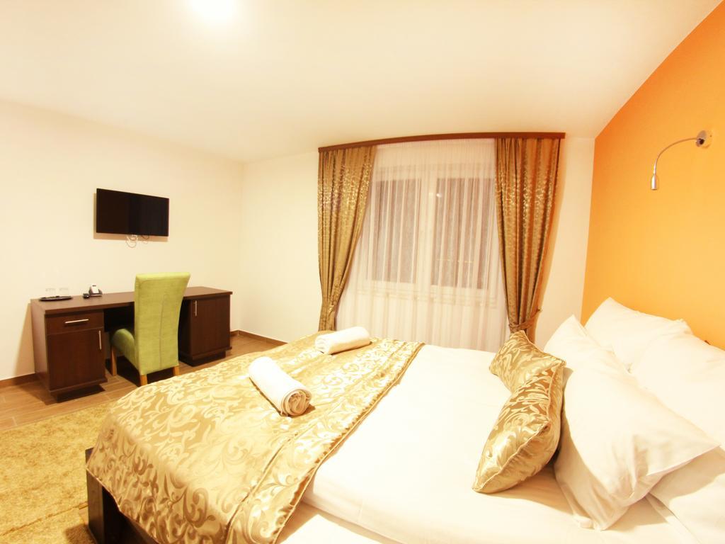 Hotel Dubai Plandiste Экстерьер фото