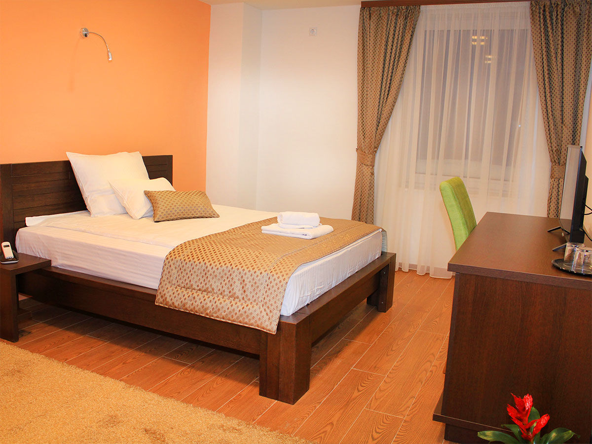 Hotel Dubai Plandiste Экстерьер фото